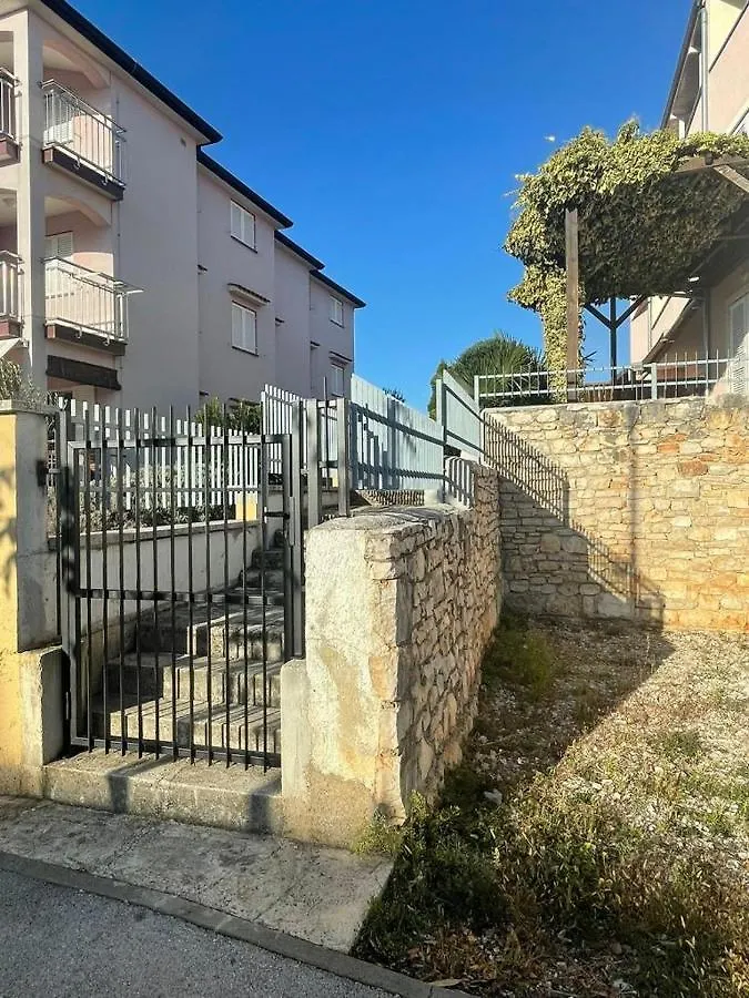 App Rebecca Apartment Brtonigla