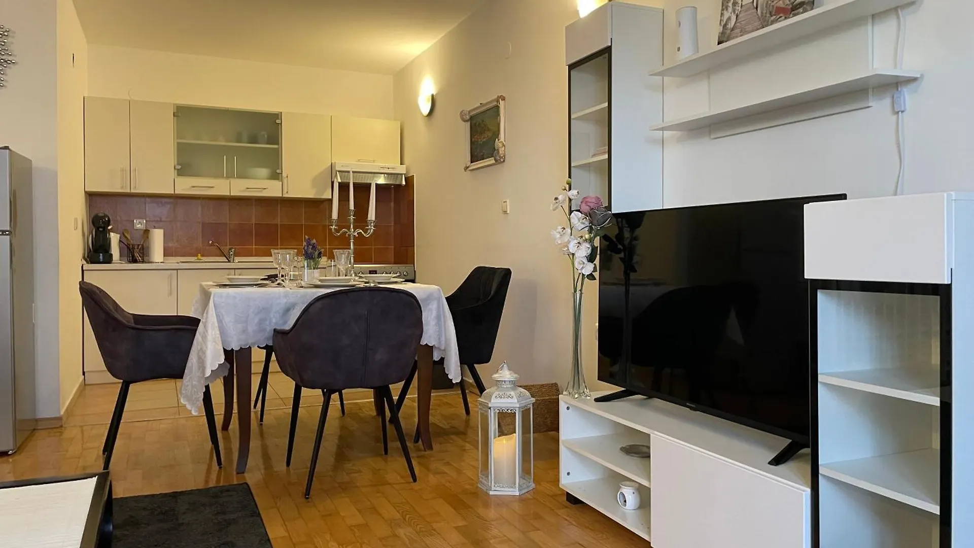 App Rebecca - Private Pool Apartment Brtonigla