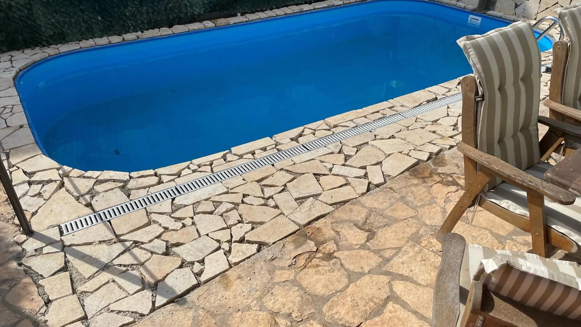 App Rebecca - Private Pool Apartment Brtonigla