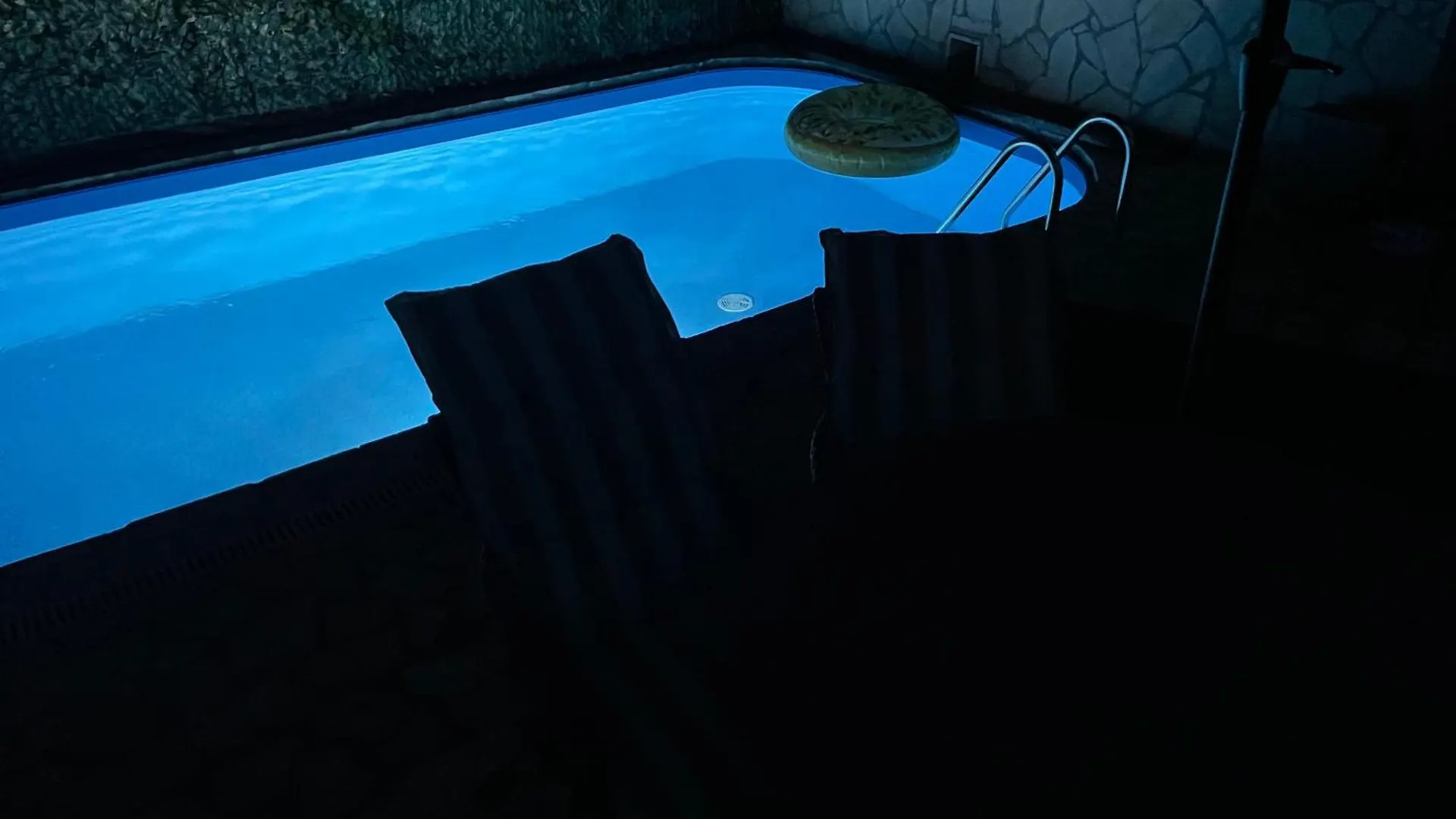 App Rebecca - Private Pool Apartment Brtonigla